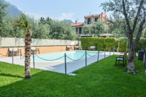 Comfortable flat with garden and pool!